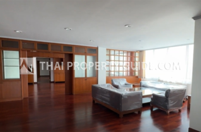 Apartment in Phaholyothin